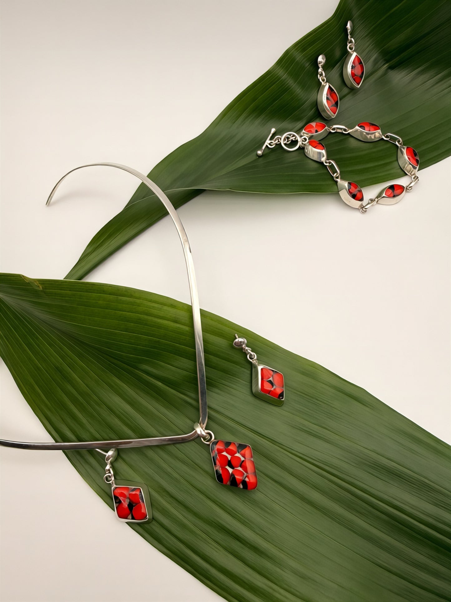 Huayruro Seed Diamond Shaped Earring and Pendant Set