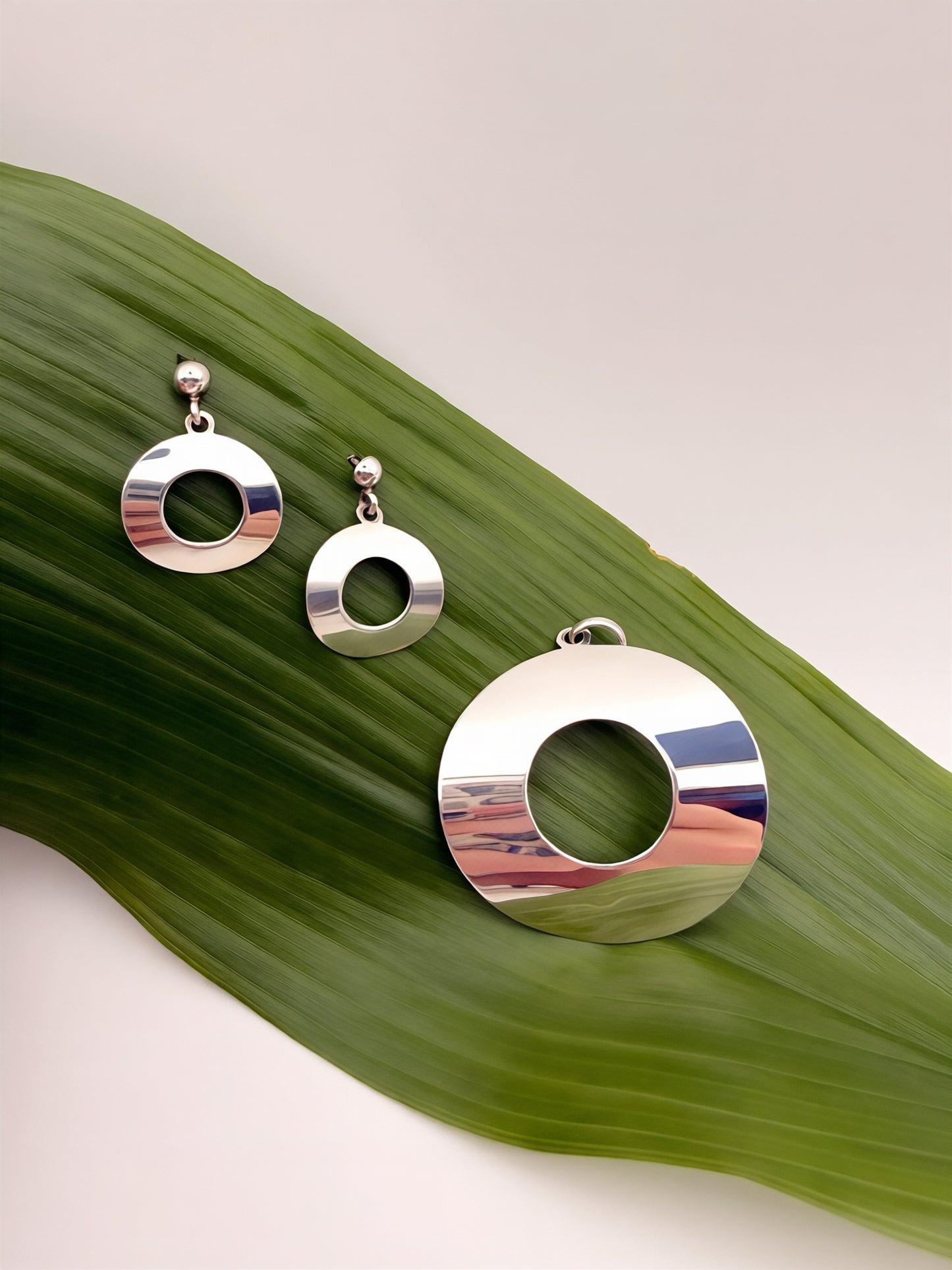 Time is a Circle Earrings and Pendant Set