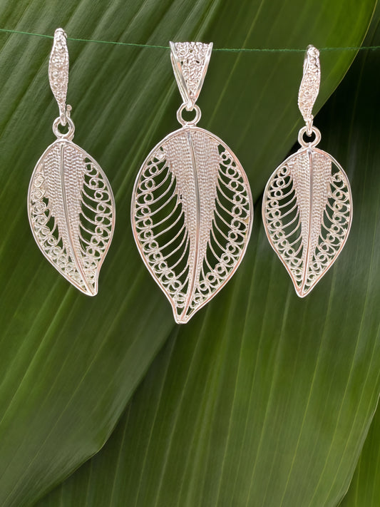 Filigrana Leaf Earrings and Pendant Set