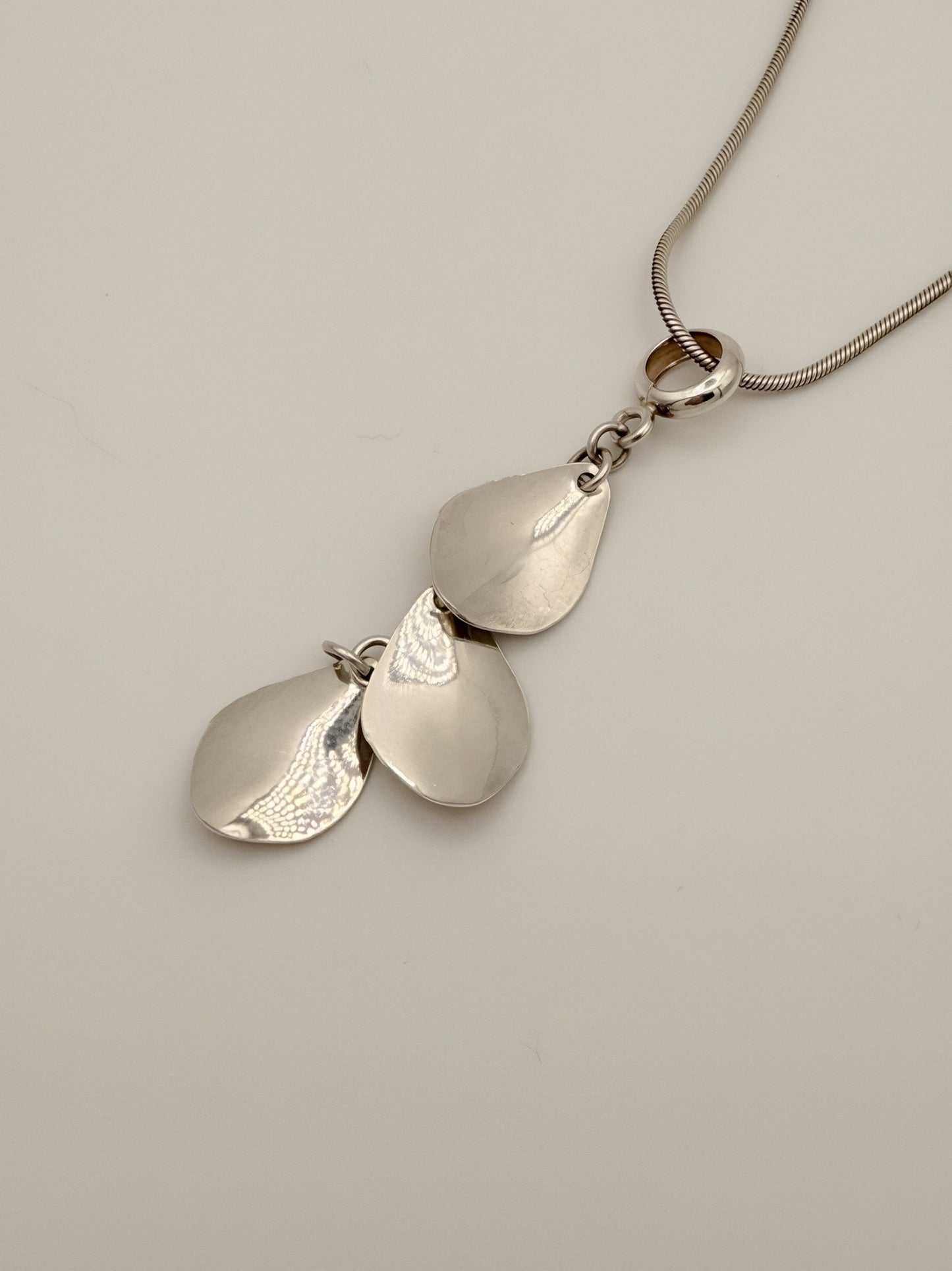 Leaf Flow Earrings and Pendant Set