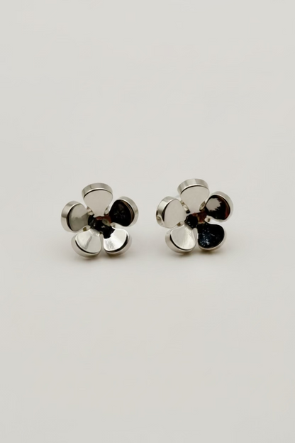 Impatiens Studs