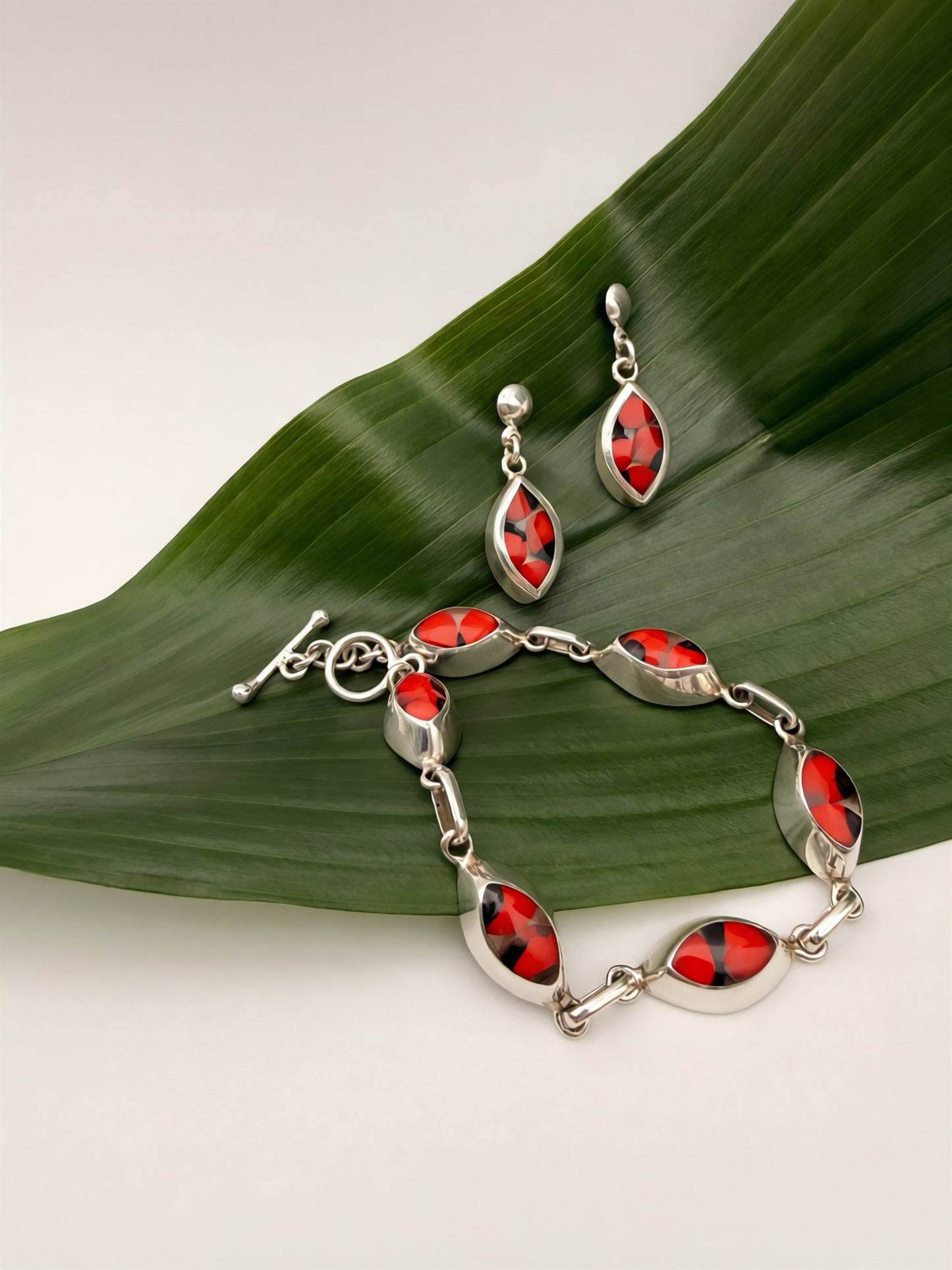 Huayruro Seed Oval Link Bracelet and Earring Set