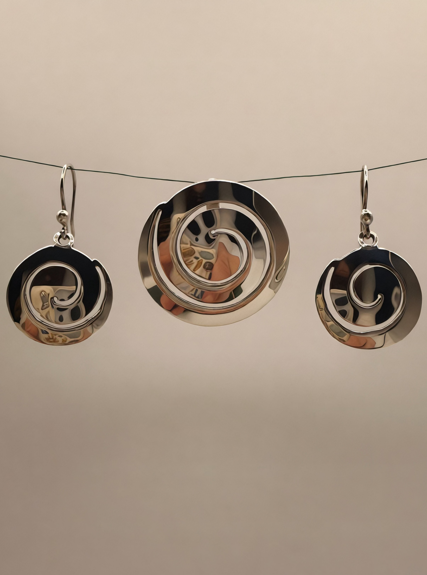Hypnosis Earrings and Pendant Set