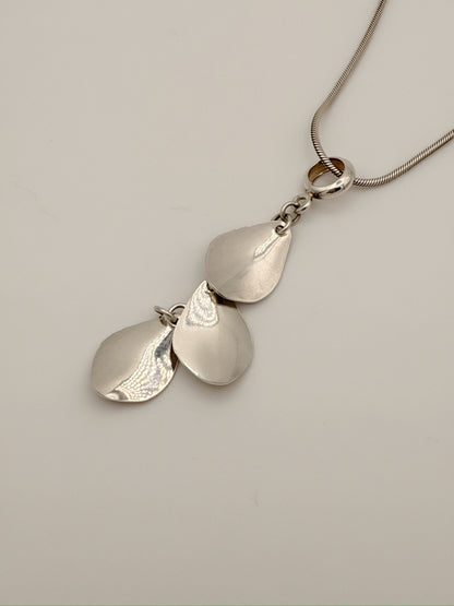 Leaf Flow Earrings and Pendant Set