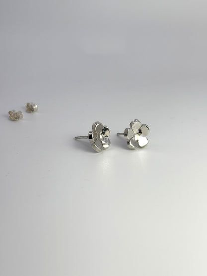 Impatiens Studs