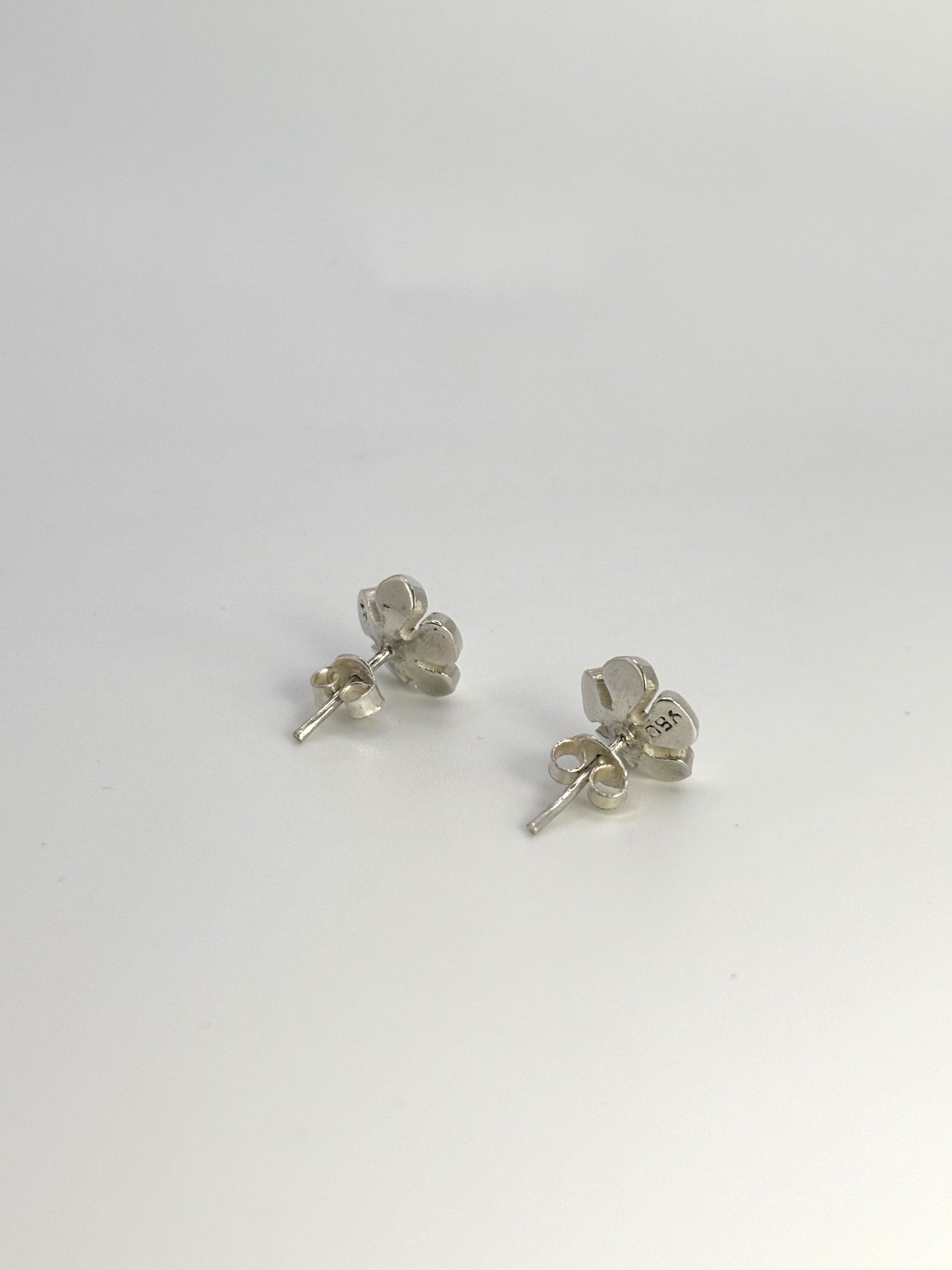 Impatiens Studs